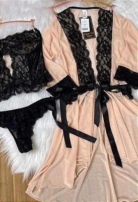 HOBBY BICOLOR EM TULE E RECORTES EM RENDA