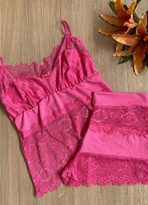 SHORT DOLL EM RENDA E TECIDO CANELADO