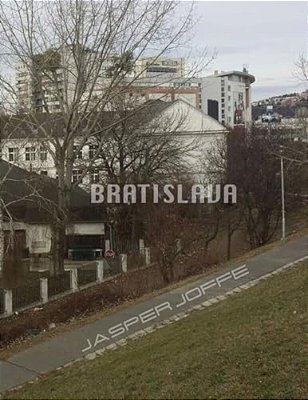 Bratislava-..