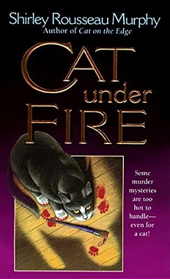 Cat Under Fire: A Joe Grey Mystery-..