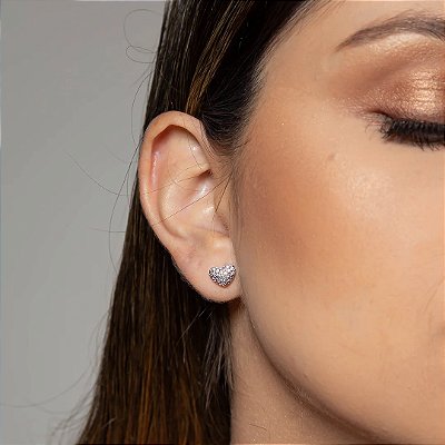 Brinco coração cravejado zirconia banho rodio branco