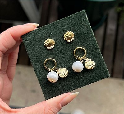 Brinco dupla concha banho ouro 18k