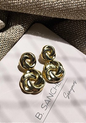 Brinco liso organico banho ouro 18k