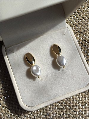 Brinco perola barroca banho ouro 18k