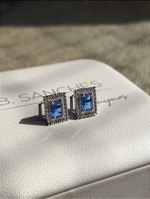 Brinco cravejado banho rodio branco