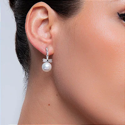 Brinco de pérola com zirconia banho em rodio branco