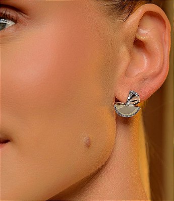 Brinco cravejado de zirconia cristal banho em rodio branco