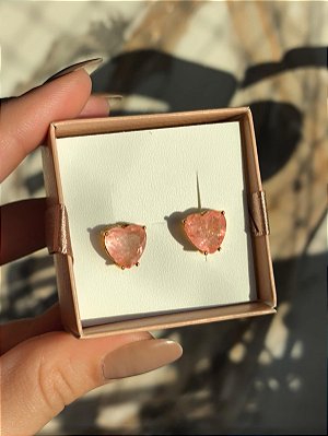 Brinco coração pedra fusion turmalina rosa banho ouro 18k