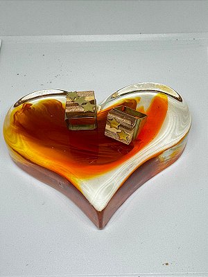 Anel quadrado em latão e madeira com estrelas