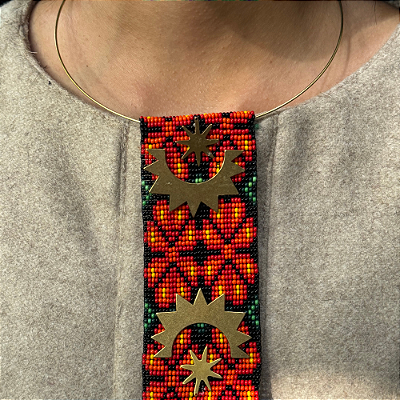 Colar choker com miçanças indígenas