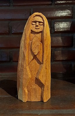 Escultura- Nossa Senhora em madeira simples