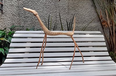 Escultura- Cachorro lobo em madeira