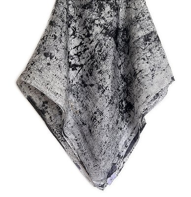 Lenço Ebony & Ivory 100% seda | 90x90cm