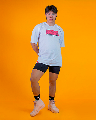 CAMISETA LONG 100% ALGODÃO COM ESTAMPA PUFF - BOMB