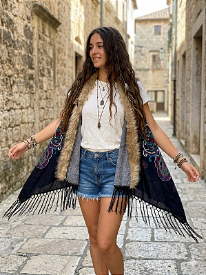 Colete boho com franjas