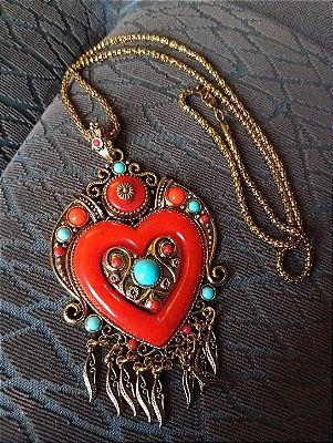 Colar boho coração