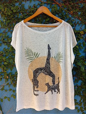T-Shirts camiseta feminina mística yoga gato kombi filtro dos sonhos devore hippie.