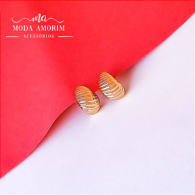 Brinco Folheado a Ouro 18K Mini Virgula