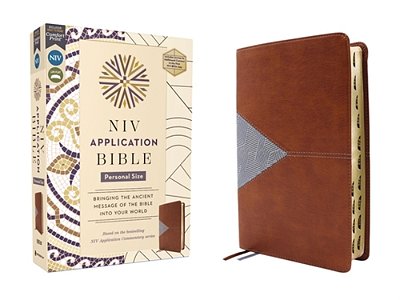 Niv Application Bible, Personal Size, Leathersoft, Brown/Blue, Red Letter, Indexed, Comfort Print: Bringing The Ancient Message Of The Bible Into Your-..