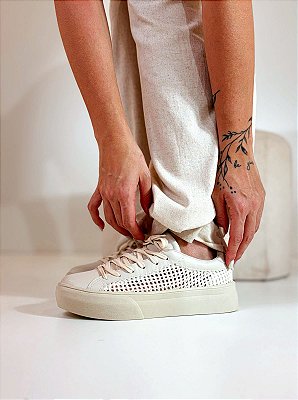 Tênis Feminino Tramado em Crochê  Isla – Bege