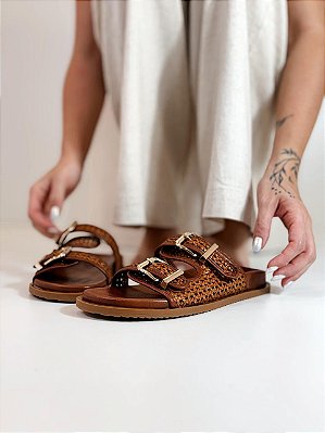 Sandália, Papete Feminina Flora – Caramelo com Fivela Dourada