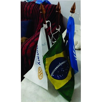 Bandeira de Mesa com 3 mastros