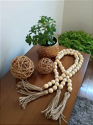 Colar Decorativo Contas Em Madeira Decoração Mesa Sala Adorno Bege 70cm