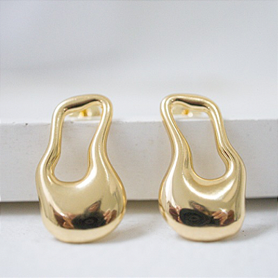 Brinco orgânico banhado a ouro 18k