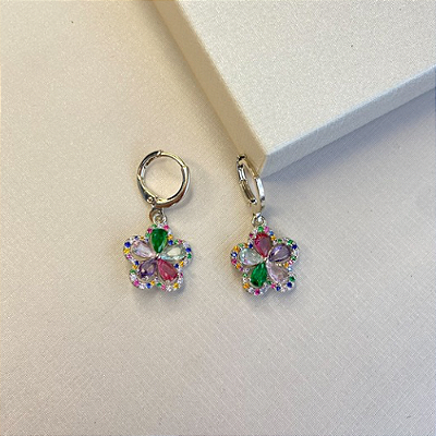 Brinco flor color cravejado com zircônias banhado a ródio