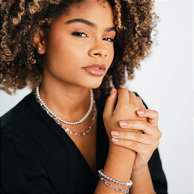 Pulseira duo esferas e pérolas banhada a ródio branco