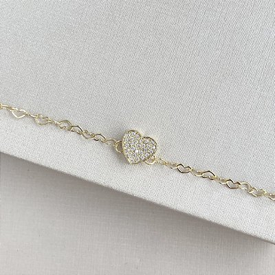 Pulseira corrente corações com coração cravejado com zircônias banhado a ouro 18k