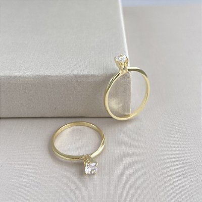 Anel solitário com 4 garras banhado a ouro 18k