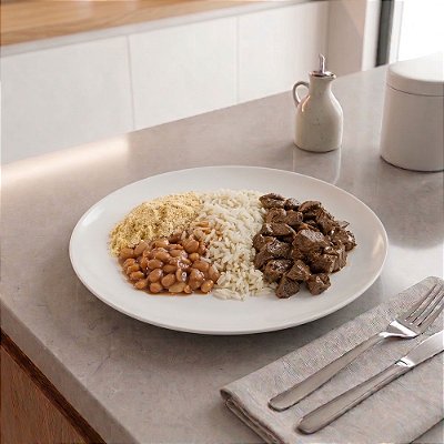 Caseirinho Bovino: Baby Beef com Arroz Branco, Feijão Carioca e Farofa de Cebola | 300g