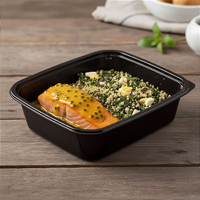 Salmão ao Molho de Maracujá e Farofa de Ovo e Couve | 230g