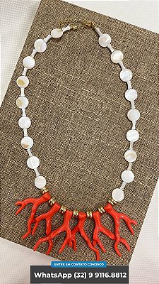 CORDÃO CORAL COM MADREPÉROLA