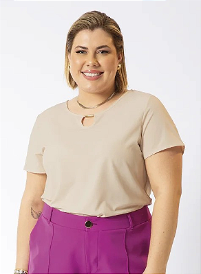 Blusa Plus Size Básica com Aviamento