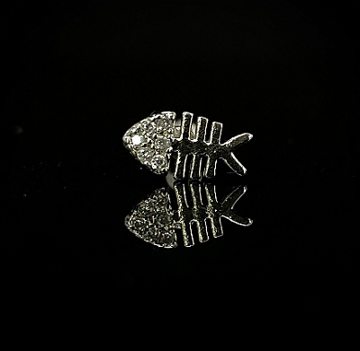 Piercing esqueleto de peixe
