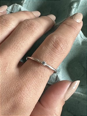 Anel fio redondo ponto azul