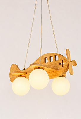 Pendente Infantil Avião Em Madeira Com 3 Globos Foscos Lustre Decorativo Para Quarto De Criança
