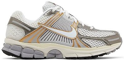 TÊNIS NIKE AIR ZOOM VOMERO 5 METALLIC PEWTER GOLD