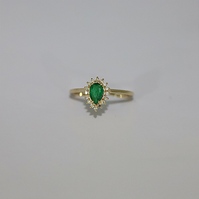 Anel de Esmeralda em Ouro 18k Cravejado com Diamantes, Lapidação gota