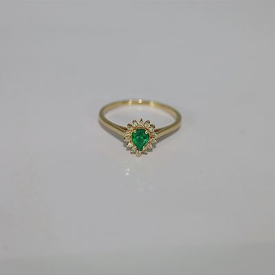 Anel de Esmeralda em Ouro 18k Cravejado com Diamantes, Lapidação gota