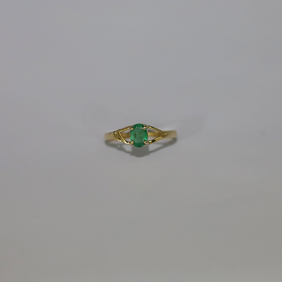 Anel de Esmeralda em Ouro 18k, lapidação oval