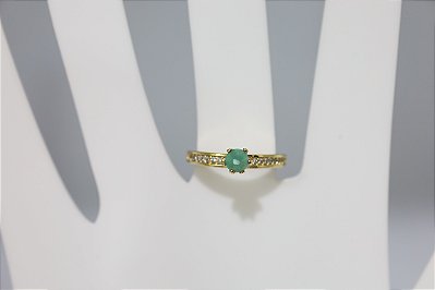 Anel de Esmeralda em prata banhado a ouro