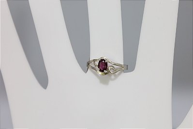 Anel de granada natural em prata