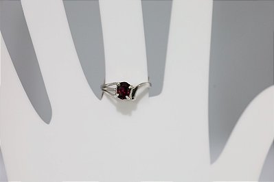 Anel de prata com granada natural
