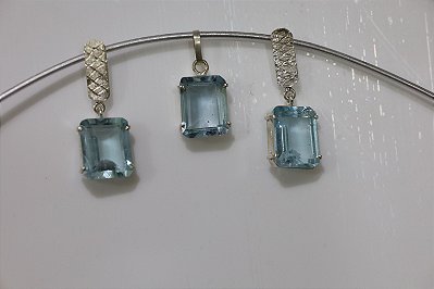 Brincos e Pingente em Prata com Topazio natural