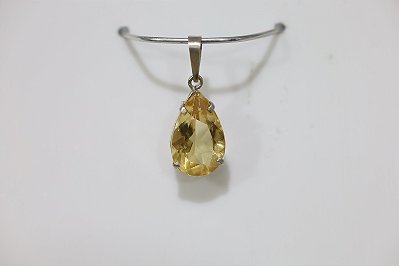 Pingente em prata com Citrino natural