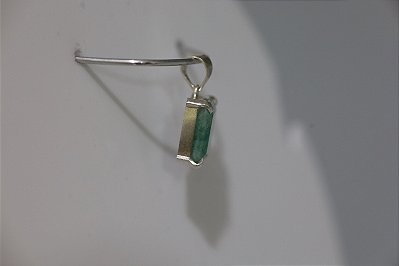 Pingente em prata com Esmeralda natural