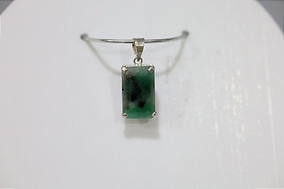 Pingente em prata com Esmeralda natural